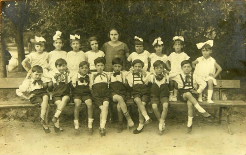 Corps de ballet de l'école juive de Plovdiv (Philippopoli), 1ère classe dirigée par Mlle Hora